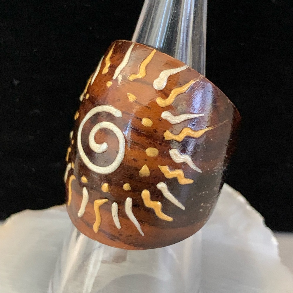 Brown Horn Sunburst Design Ring